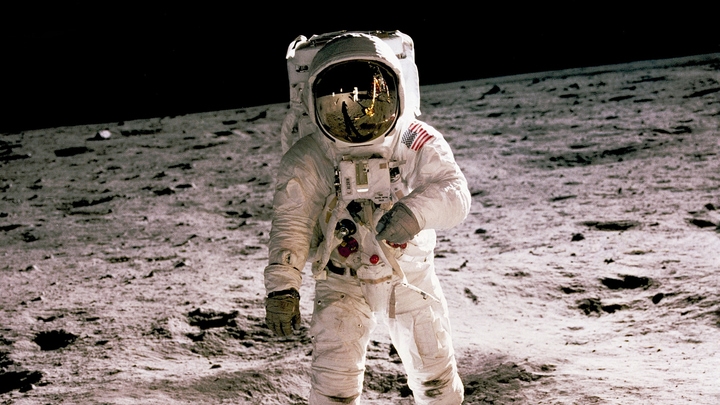 Bringing the Moon to your Living Room.