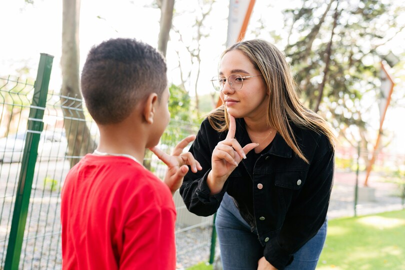 Inventor Creates Glove that Translate Sign Language into Audible Speech.