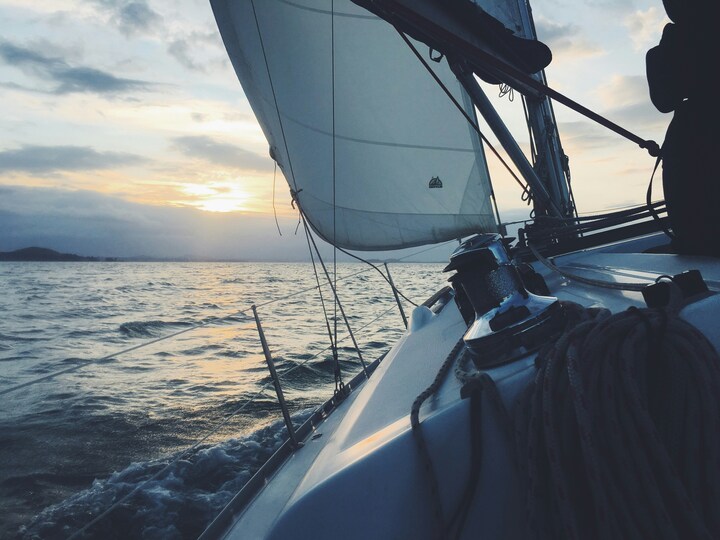 American Woman Makes History by Sailing Nonstop Around the World