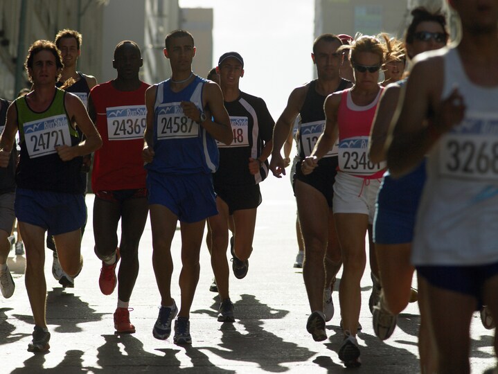 Hero Cardiologist Saves Two Runners During a Half Marathon