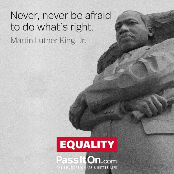 Never, never be afraid to do what's right. #<Author:0x00007fe1666fdd40>